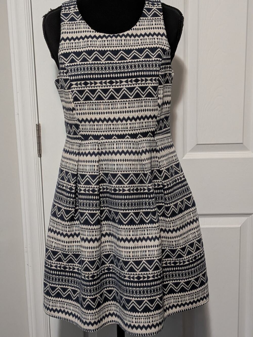 YA Los Angeles Geometric Aztec Print Fit & Flare Dress Size M EUC